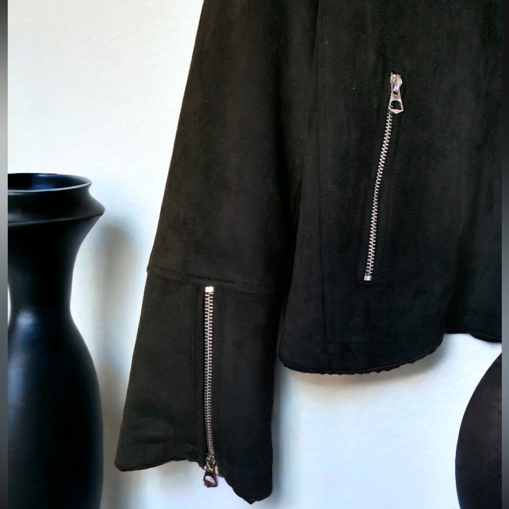 Ashley Outerwear Faux Suede Jacket & SHEIN Graphic Top 
Size Small - Picture 7 of 15